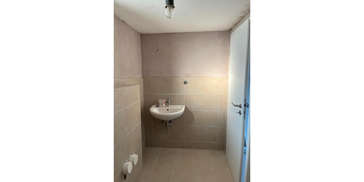 Etagenwohnung Buseck - 2.5 Zimmer, 82 m&sup2;, 1.135&euro; | Angebot:25343849