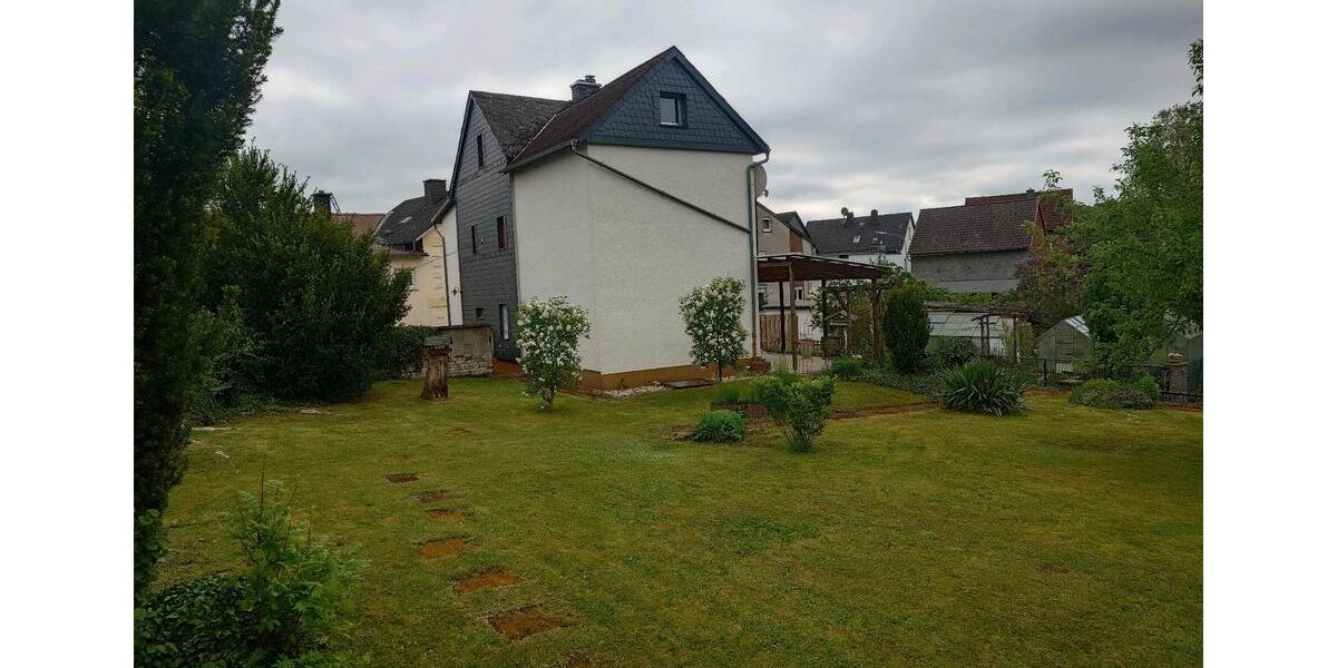 Einfamilienhaus Aßlar - 8 Zimmer, 150 m&sup2;, 350.000&euro; | Angebot:26496954