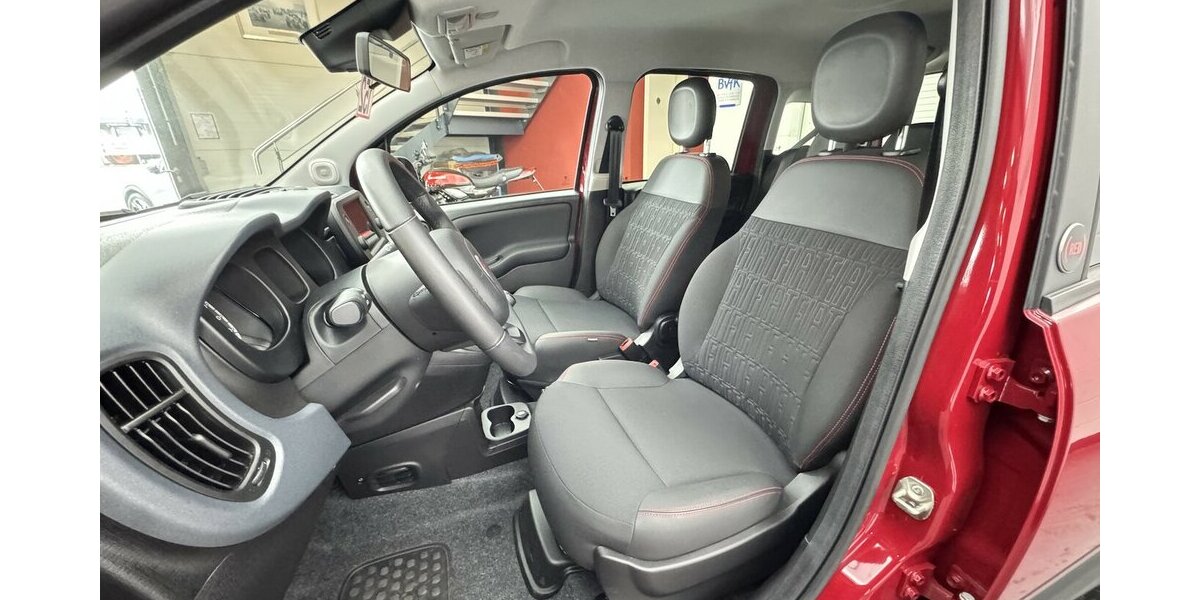 Fiat Panda Cross Red 1.0 Hybrid 1.Hand Neuwertig! 1.600 km 13.740 &euro; Lich 35423
