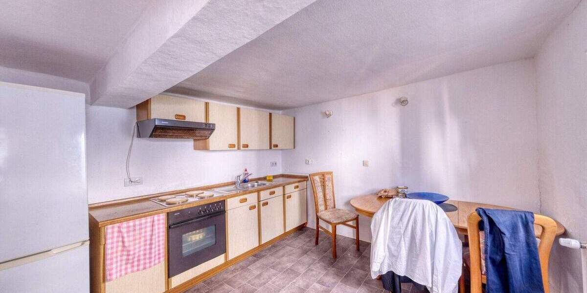 Mehrfamilienhaus, Wohnhaus Aßlar - 8 Zimmer, 186 m&sup2;, 199.000&euro; | Angebot:25697034