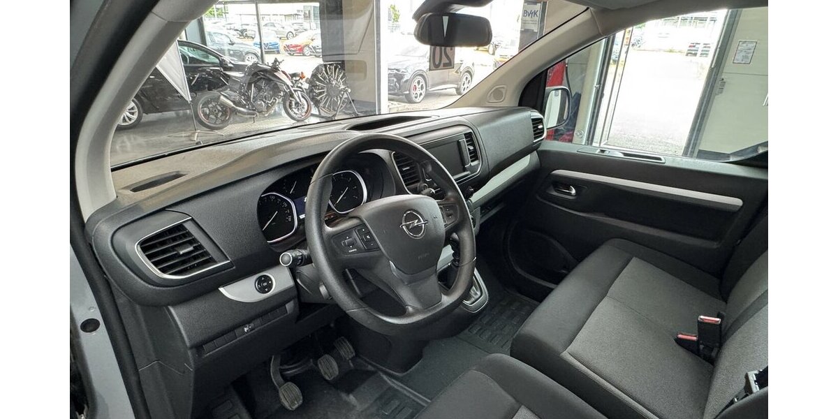 Opel Zafira Life 2.0 D Selection M 1.Hand 9-Sitzer 20.350 km 27.270 &euro; Lich 35423