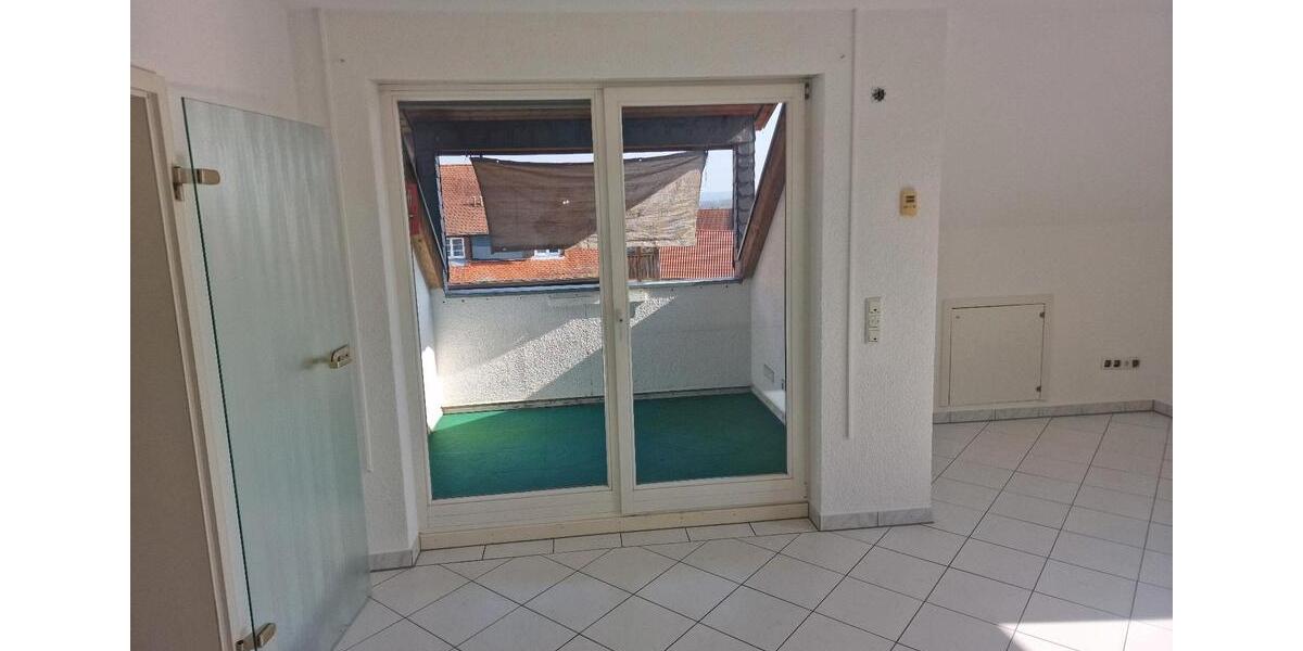 Dachgeschoßwohnung Wölfersheim - 1 Zimmer, 65 m&sup2;, 700&euro; | Angebot:25475951