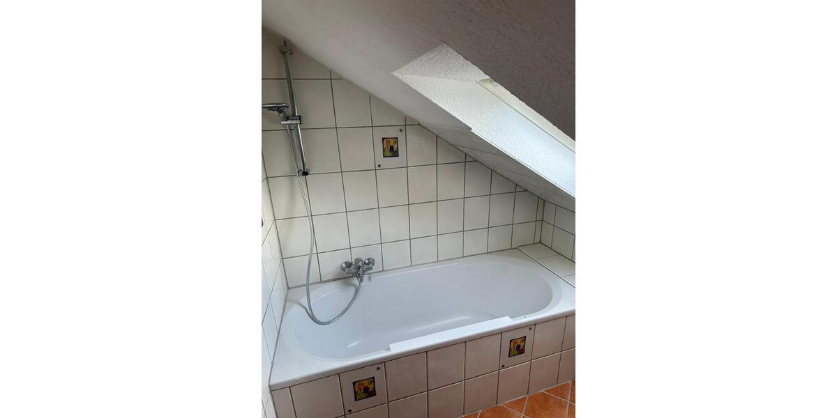 Dachgeschoßwohnung Gießen Allendorf - 3.5 Zimmer, 78 m&sup2;, 800&euro; | Angebot:25994576