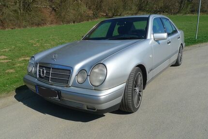 Mercedes-Benz E 230 263.052 km 3.888 &euro; Braunfels 35619