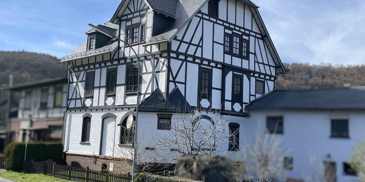 Reihenmittelhaus Breitscheid Erdbach - 1 Zimmer, 295 m&sup2;, 259.000&euro; | Angebot:26187467