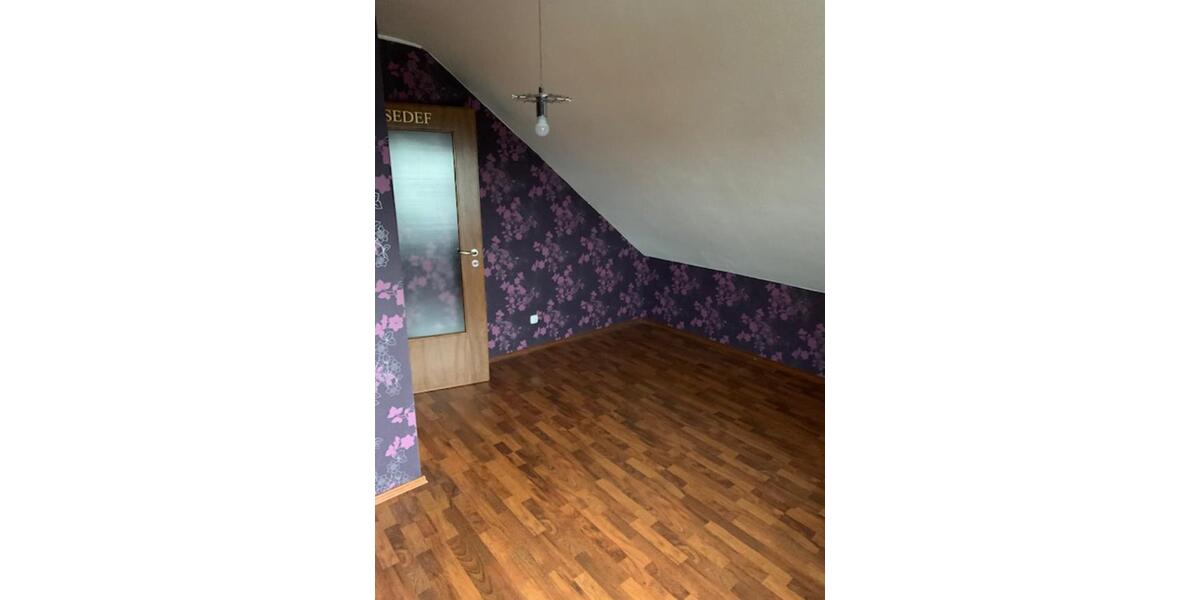 Dachgeschoßwohnung Braunfels - 4 Zimmer, 110 m&sup2;, 850&euro; | Angebot:25918770