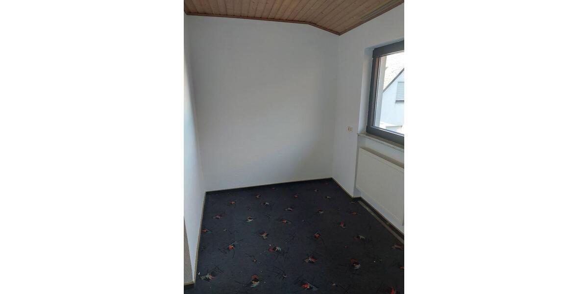 Einfamilienhaus Mengerskirchen - 6 Zimmer, 100 m&sup2;, 900&euro; | Angebot:26418788