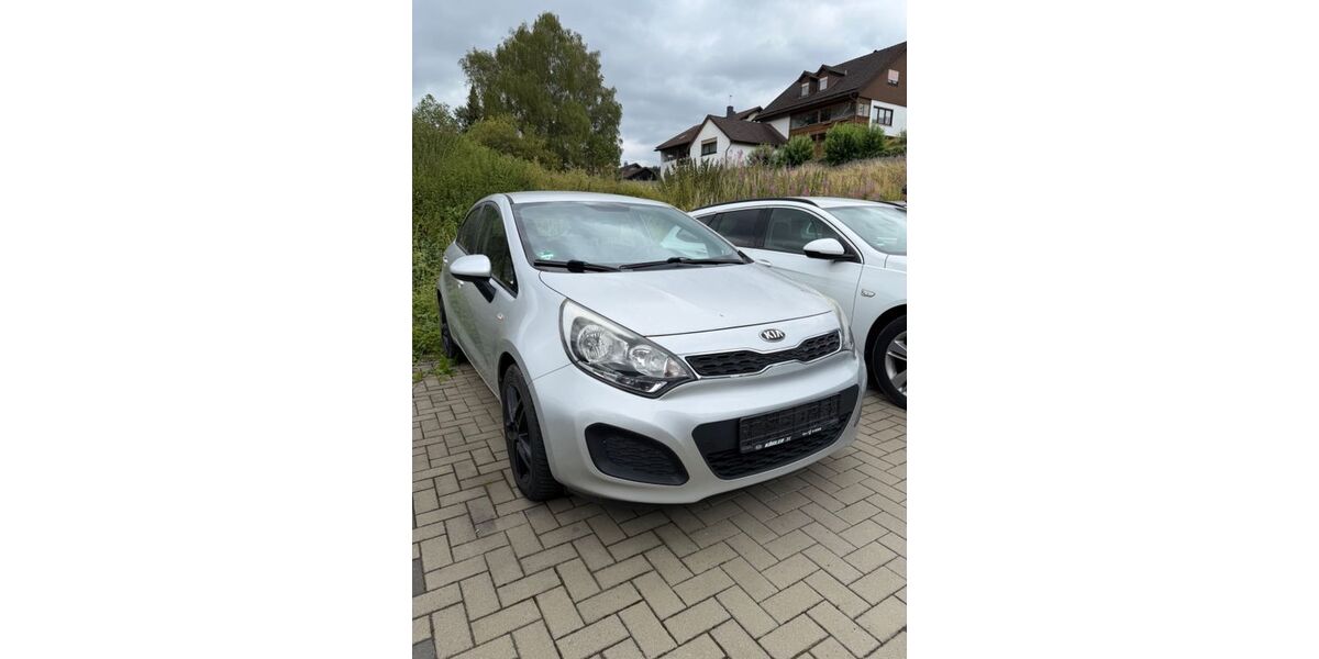 Kia Rio 88.916 km 7.100 &euro; Herborn 35745