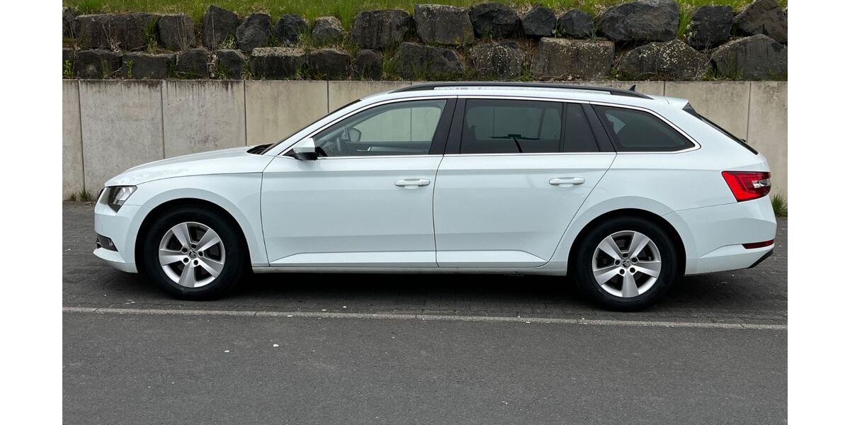 Skoda Superb 128.000 km 13.800 &euro; Gießen 35396