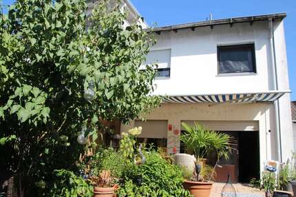 Haus Buseck - 8 Zimmer, 120 m&sup2;, 399.000&euro; | Angebot:27465190