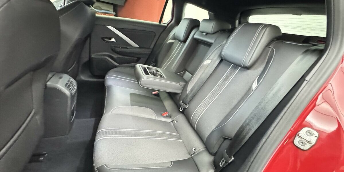 Opel Astra GS 130 1.2 Turbo AT8 Navi FULL LED 26.200 km 21.480 &euro; Lich 35423