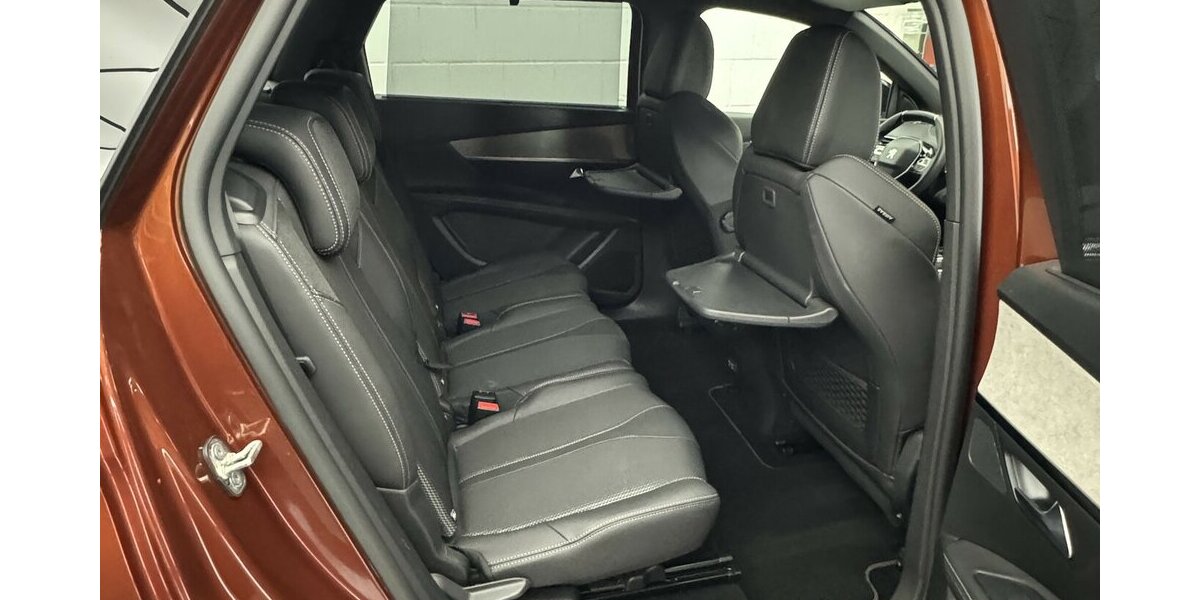 Peugeot 5008 130 EAT8 Allure 1.Hand AHK 13.300 km 25.920 &euro; Lich 35423