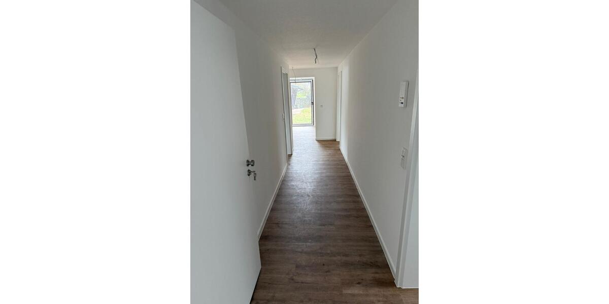 Etagenwohnung Ehringshausen - 3 Zimmer, 85 m&sup2;, 1.000&euro; | Angebot:25501536