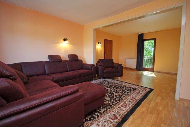 Einfamilienhaus Solms Oberndorf - 7 Zimmer, 224 m&sup2;, 400.000&euro; | Angebot:25662020