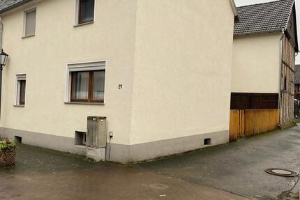 Haus Aßlar - 5 Zimmer, 150 m&sup2;, 1.350&euro; | Angebot:27618254
