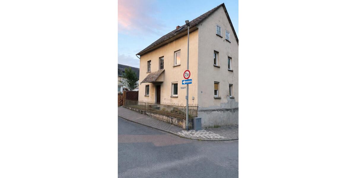 Mehrfamilienhaus, Wohnhaus Villmar - 8 Zimmer, 180 m&sup2;, 95.000&euro; | Angebot:26610212