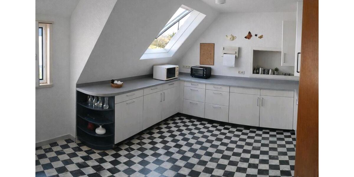 Dachgeschoßwohnung Bad Endbach - 3 Zimmer, 97 m&sup2;, 836&euro; | Angebot:25634108