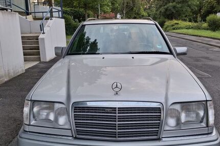 Mercedes-Benz E 200 285.600 km 2.500 &euro; Wehrheim 61273