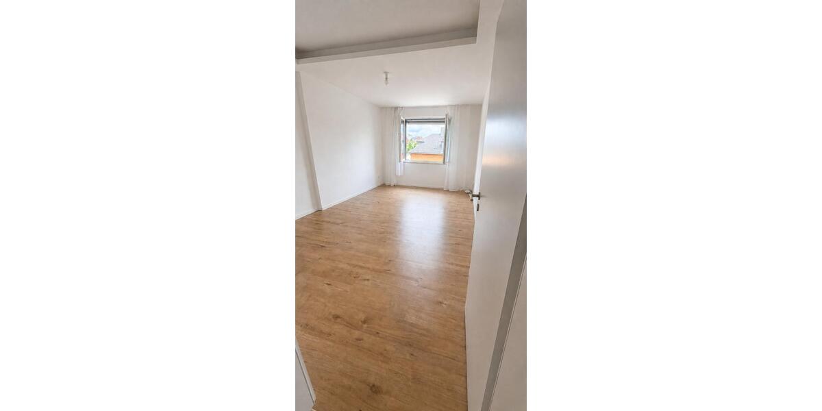 Dachgeschoßwohnung Gießen - 3 Zimmer, 83 m&sup2;, 1.290&euro; | Angebot:26568729