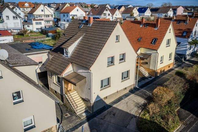 Einfamilienhaus Langgöns - 7 Zimmer, 153 m&sup2;, 330.000&euro; | Angebot:25876976