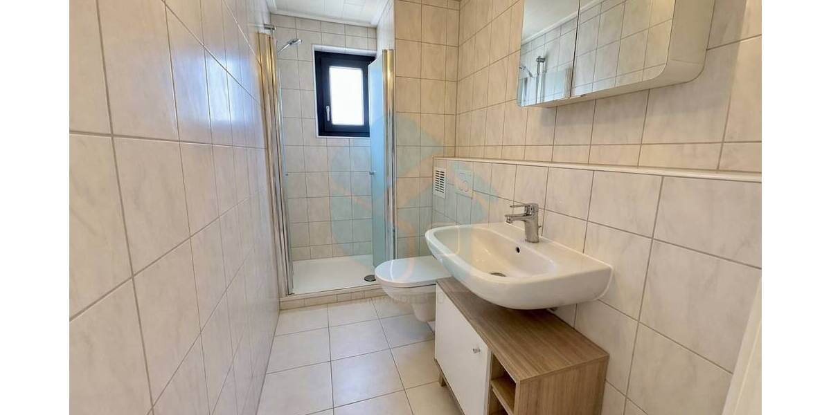 Doppelhaushälfte Butzbach - 7 Zimmer, 149 m&sup2;, 429.000&euro; | Angebot:26433959