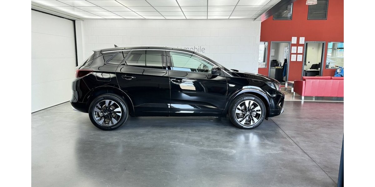 Opel Grandland 1.2 Turbo Elegance CarPlay FULL LED 30.756 km 16.830 &euro; Lich 35423