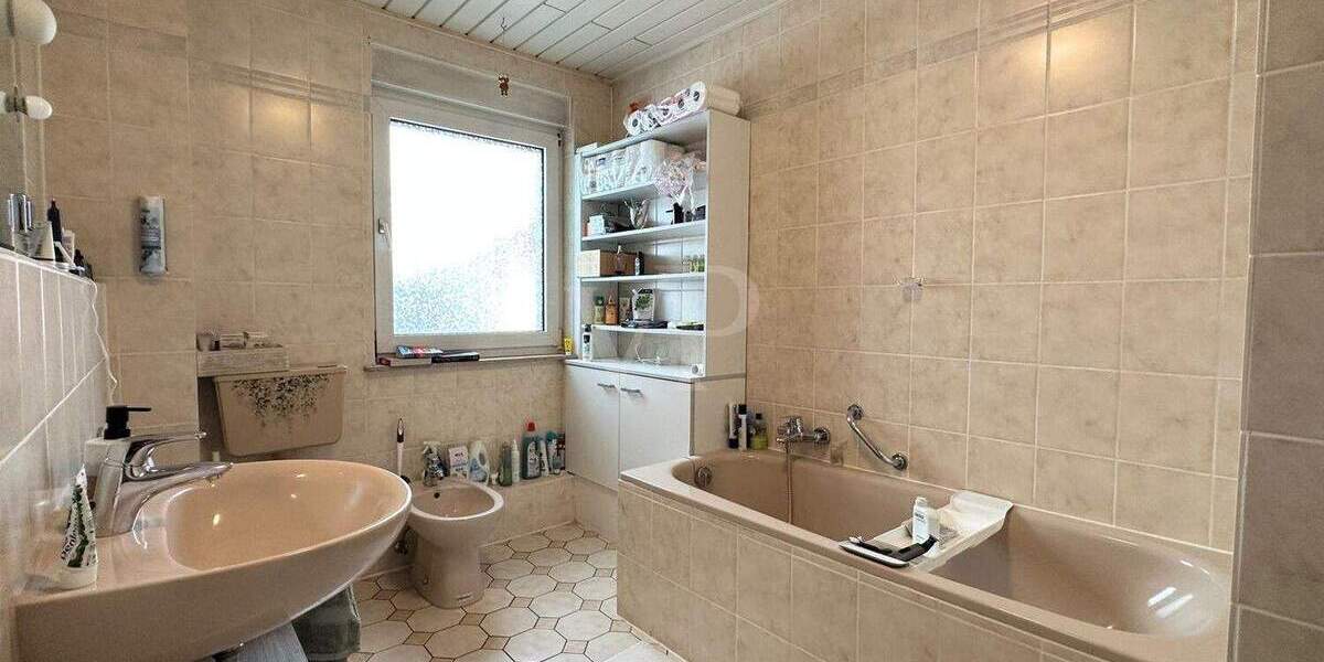 Mehrfamilienhaus, Wohnhaus Neu-Anspach Anspach - 5 Zimmer, 163 m&sup2;, 449.000&euro; | Angebot:25695531