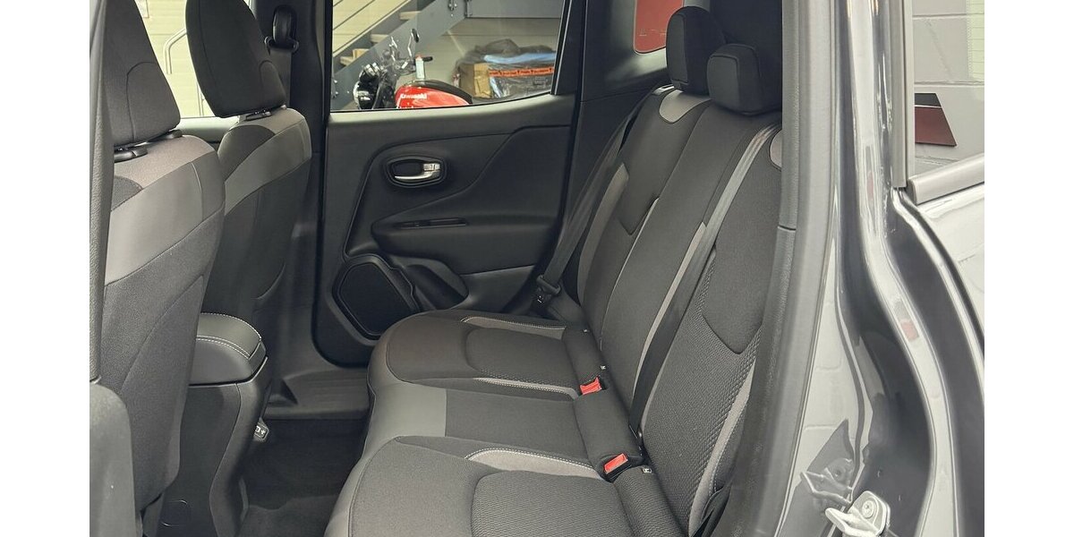 Jeep Renegade 1.5 Mild-Hybrid Limited Panoramadach 15.835 km 21.590 &euro; Lich 35423