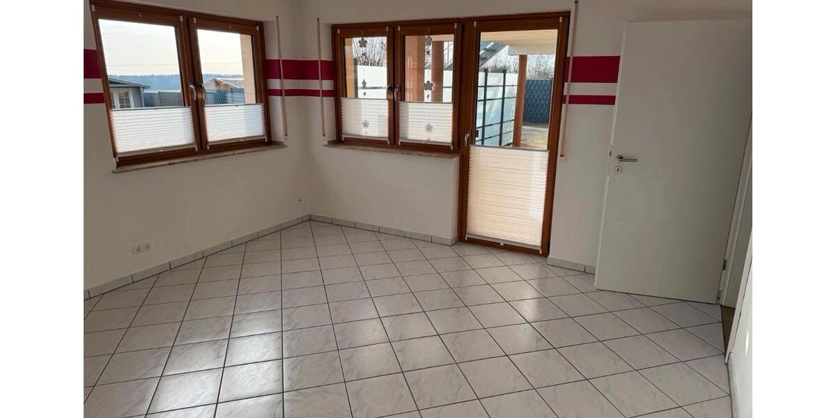 Terrassenwohnung Hungen - 2 Zimmer, 89 m&sup2;, 650&euro; | Angebot:25515598