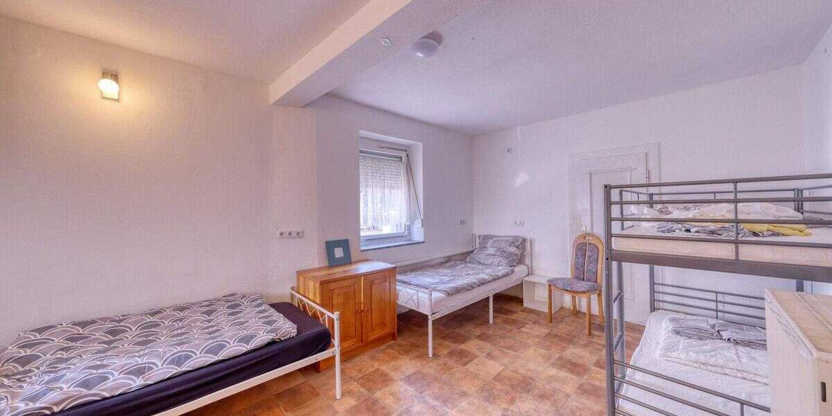 Mehrfamilienhaus, Wohnhaus Aßlar - 8 Zimmer, 186 m&sup2;, 199.000&euro; | Angebot:25697034