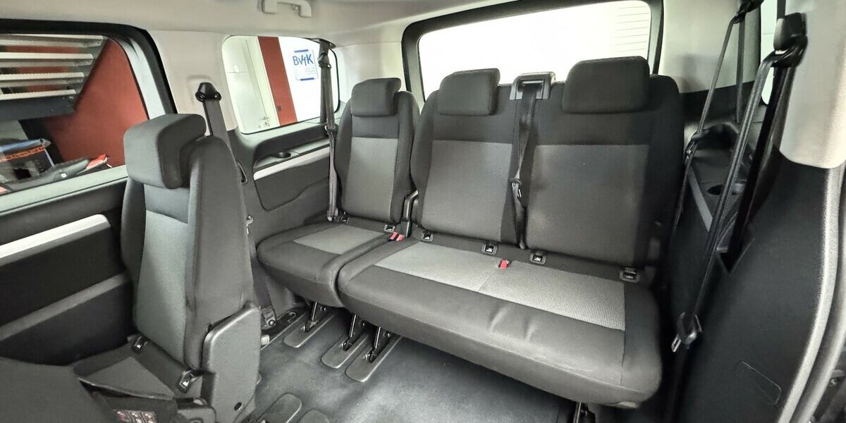 Opel Zafira Life -e Selection M 75kWh 9 Sitzer CAM 29.800 km 31.990 &euro; Lich 35423