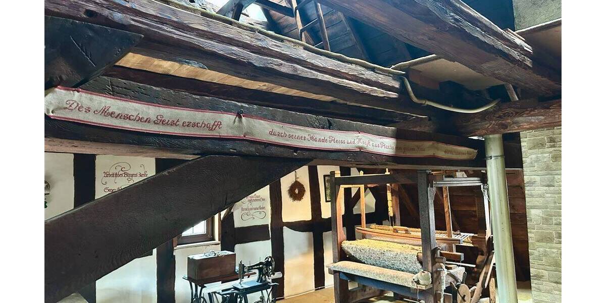 Bauernhaus, Landhaus Mittenaar Bicken - 8 Zimmer, 227 m&sup2;, 190.000&euro; | Angebot:25740426