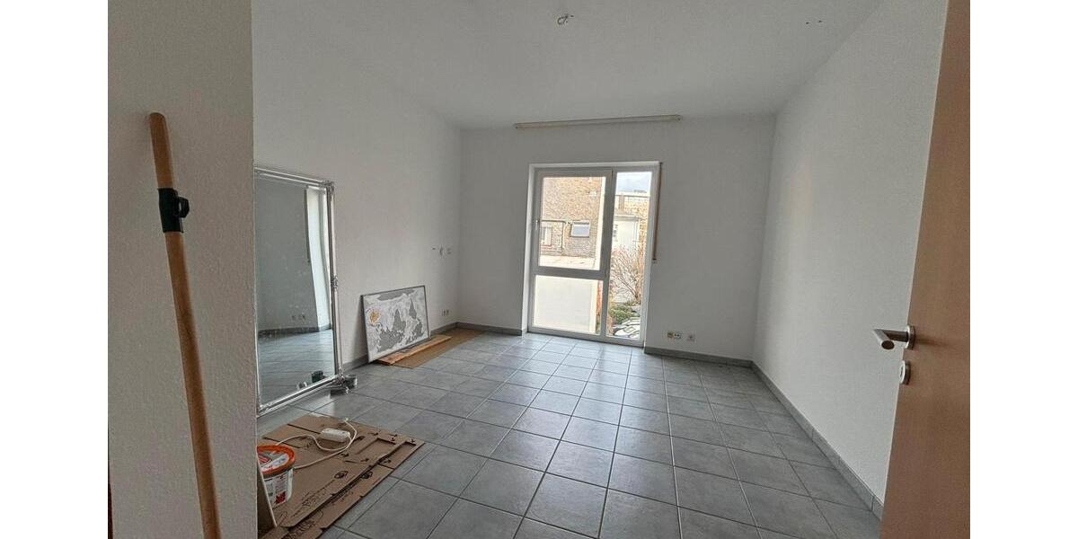 Etagenwohnung Gießen - 3 Zimmer, 84 m&sup2;, 1.008&euro; | Angebot:26636431