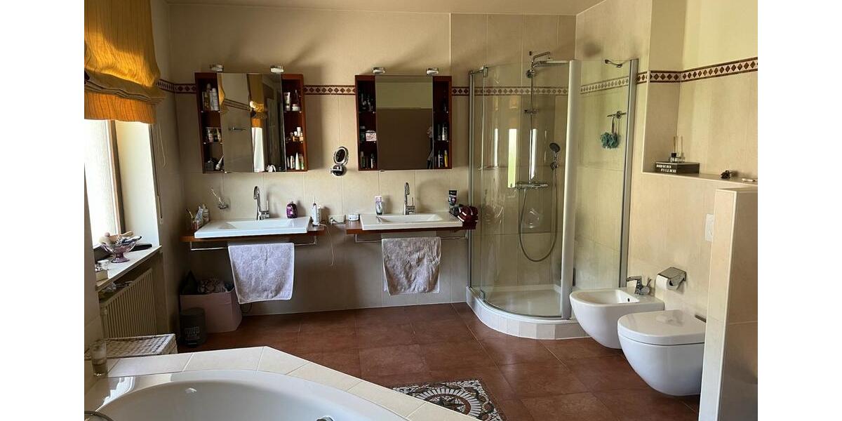 Einfamilienhaus Weinbach - 11 Zimmer, 400 m&sup2;, 620.000&euro; | Angebot:25971136