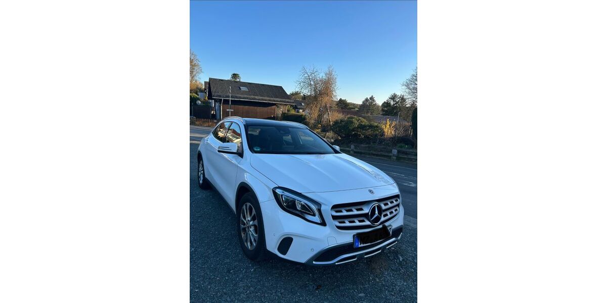 Mercedes-Benz GLA 200 165.279 km 17.300 &euro; Wehrheim 61273