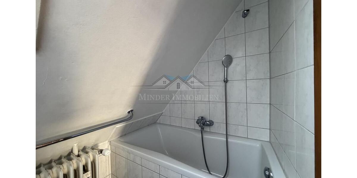 Dachgeschoßwohnung Butzbach - 4 Zimmer, 80 m&sup2;, 650&euro; | Angebot:25145312