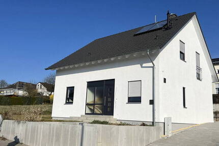 Haus Langgöns Oberkleen Oberkleen - 8 Zimmer, 200 m&sup2;, 699.000&euro; | Angebot:26290264