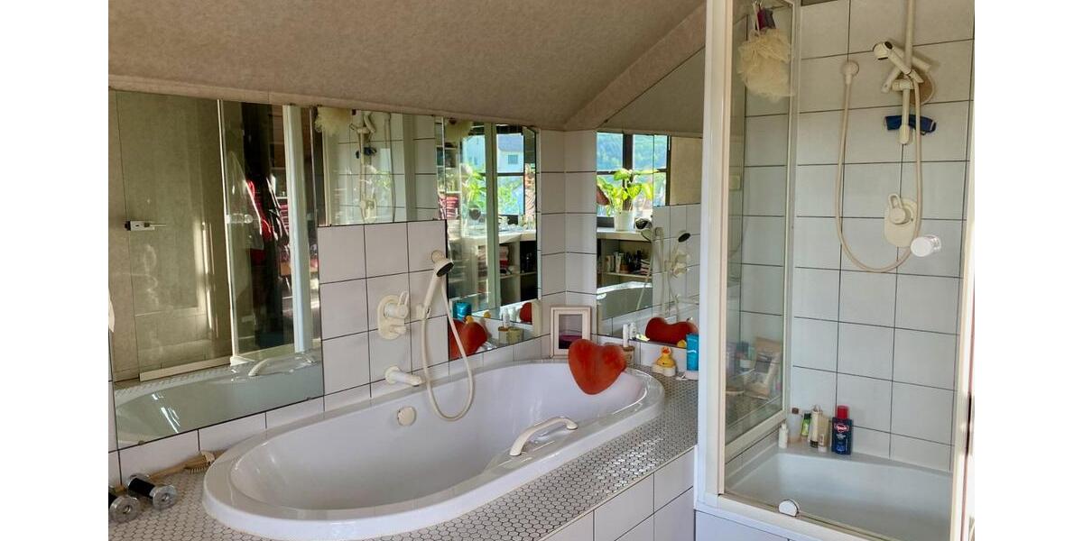 Einfamilienhaus Sinn - 8 Zimmer, 232 m&sup2;, 460.000&euro; | Angebot:23583153