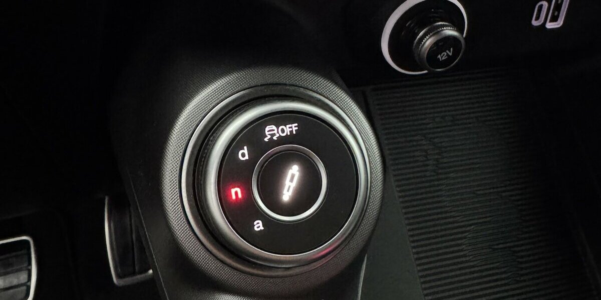 Alfa Romeo Tonale 1.5 VGT Veloce 48 V Hybrid LED 3.300 km 28.920 &euro; Lich 35423