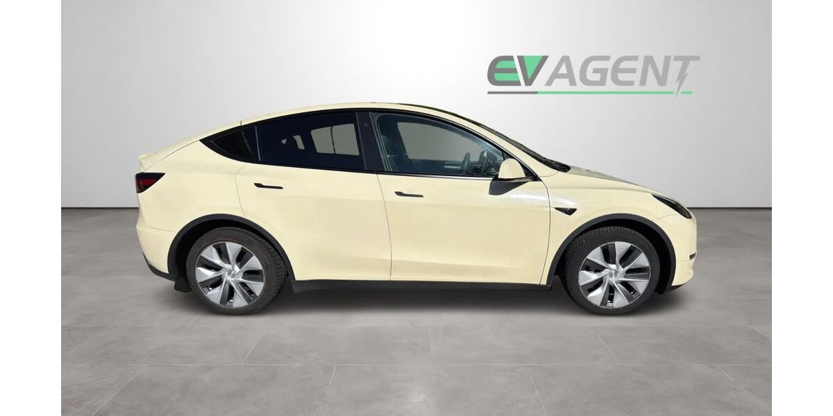 Tesla Model Y 138.380 km 28.999 &euro; Herborn 35745