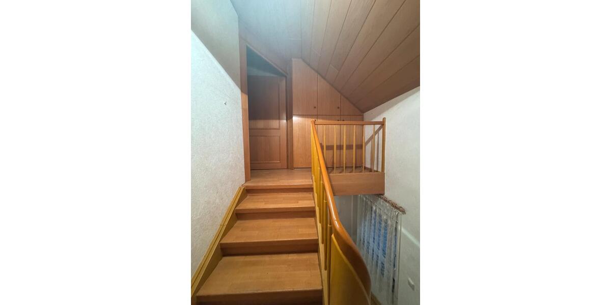 Einfamilienhaus Wetzlar Altenberger Straße - 7 Zimmer, 140 m&sup2;, 1.000&euro; | Angebot:26020253