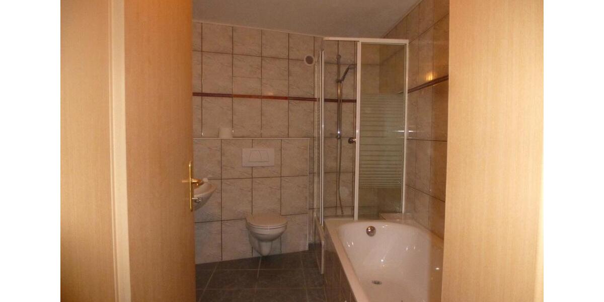 Erdgeschoßwohnung Weilburg - 2.5 Zimmer, 129 m&sup2;, 600&euro; | Angebot:26367346