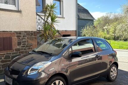 Toyota Yaris 129.500 km 3.400 &euro; Gießen 35390