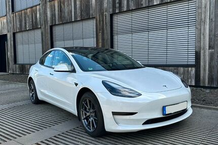 Tesla Model 3 74.451 km 22.900 &euro; Wettenberg 35435
