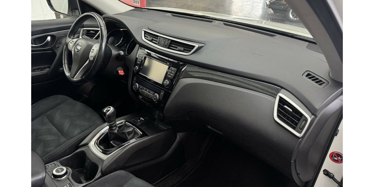 Nissan X-Trail 1.6 D Acenta 4x4 AHK Sitzheizung Navi 192.300 km 9.270 &euro; Lich 35423