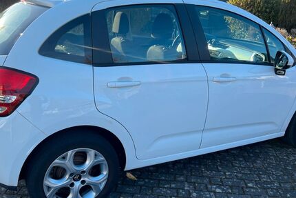 Citroen C3 142.976 km 2.900 &euro; Solms 35606