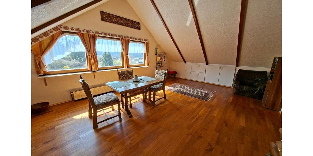 Dachgeschoßwohnung Solms - 2.5 Zimmer, 80 m&sup2;, 500&euro; | Angebot:26463146