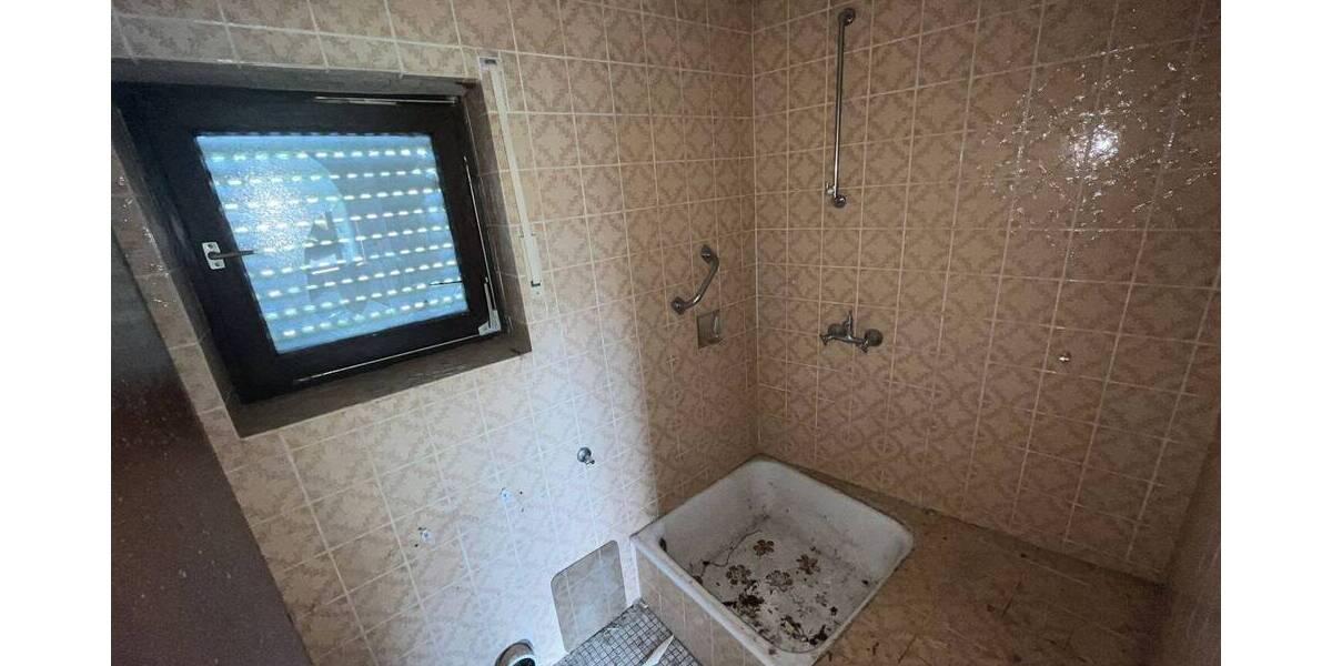 Mehrfamilienhaus, Wohnhaus Waldbrunn (Westerwald) / Fussingen Fussingen - 1 Zimmer, 250 m&sup2;, 85.000&euro; | Angebot:26155212