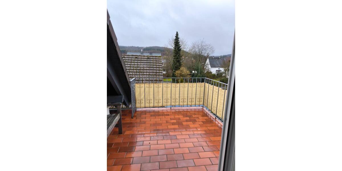 Dachgeschoßwohnung Ehringshausen - 3 Zimmer, 75 m&sup2;, 1.080&euro; | Angebot:25440013