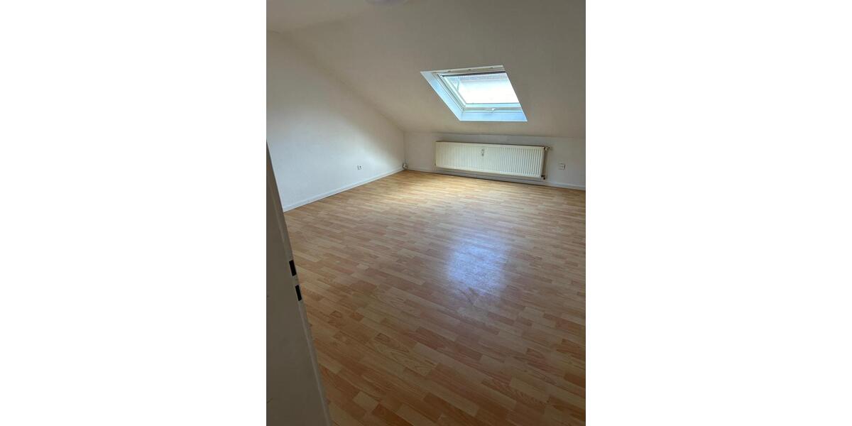 Dachgeschoßwohnung Gießen Allendorf - 3.5 Zimmer, 78 m&sup2;, 800&euro; | Angebot:25994576